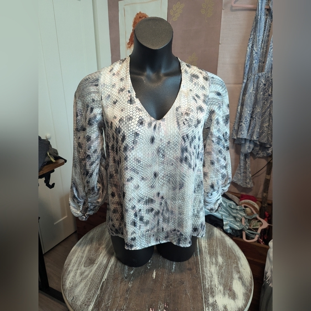 Tyche Snake Scale‎ print blouse pink/gray color pattern size small